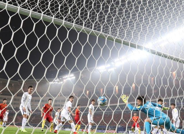  西汉姆联定位球再显威力，客场头球破门拿下水晶宫