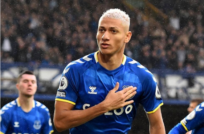  霍芬海姆前锋戴帽助球队大胜斯图加特